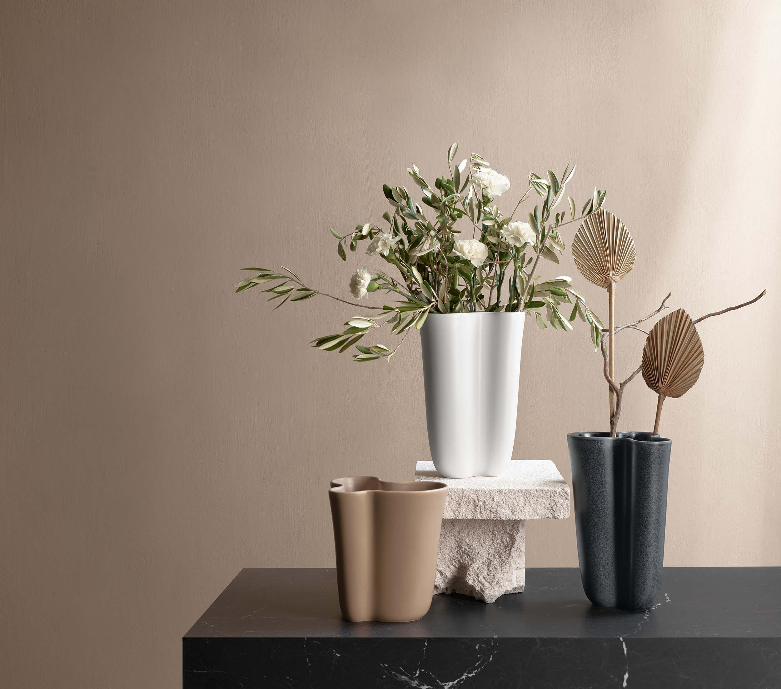 ASA vase, black iron